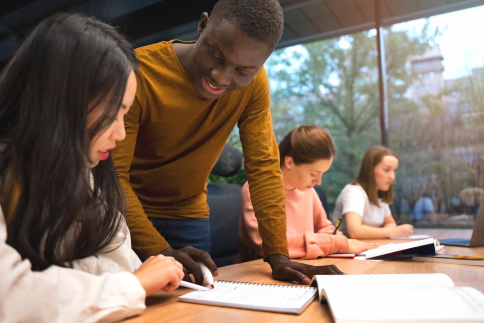 Effective financial advisory communication techniques